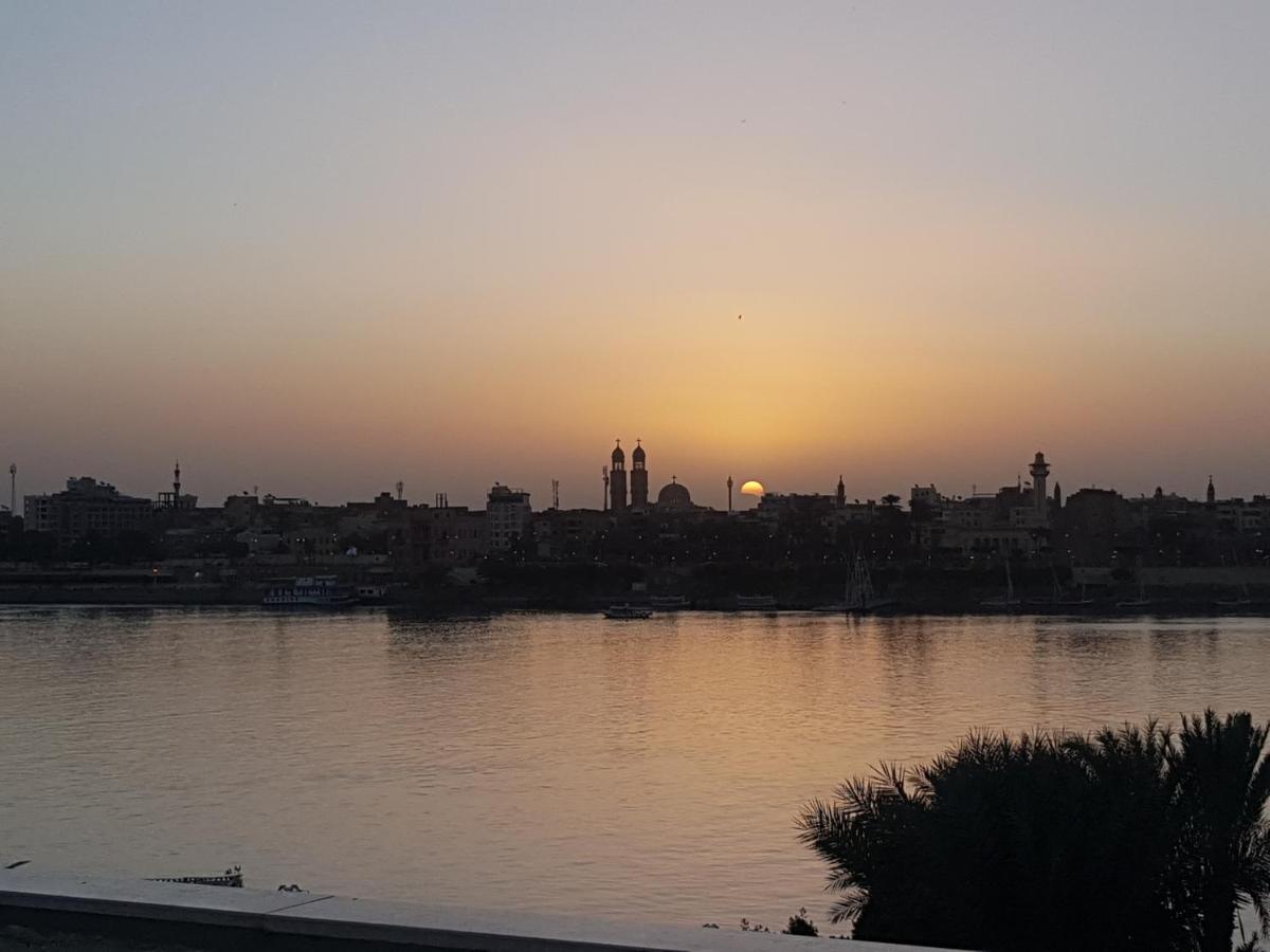 Nile Sunrise Flats Leilighet Luxor Eksteriør bilde