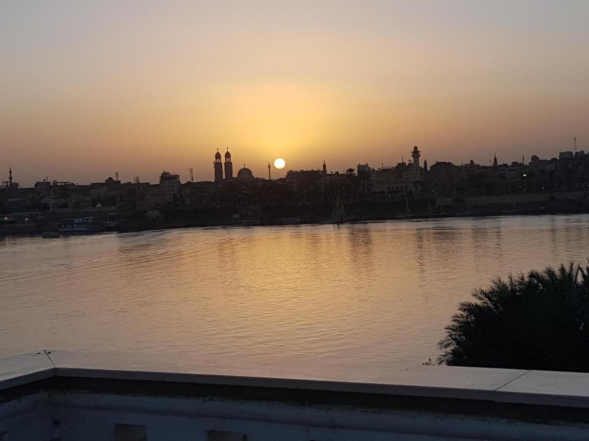 Nile Sunrise Flats Leilighet Luxor Eksteriør bilde